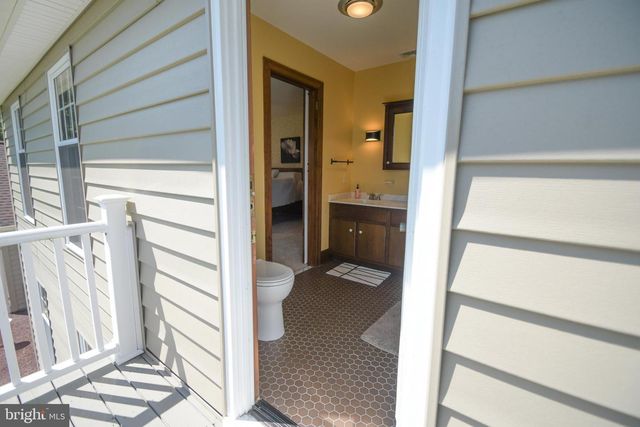 1881 TOWNSHIP LINE RD, Telford, PA 18969