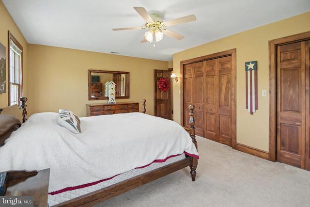 1881 TOWNSHIP LINE RD, Telford, PA 18969