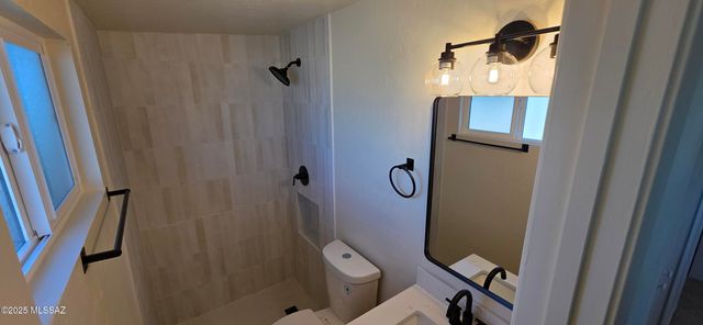 7110 E Calle Cuernavaca, Tucson, AZ 85710