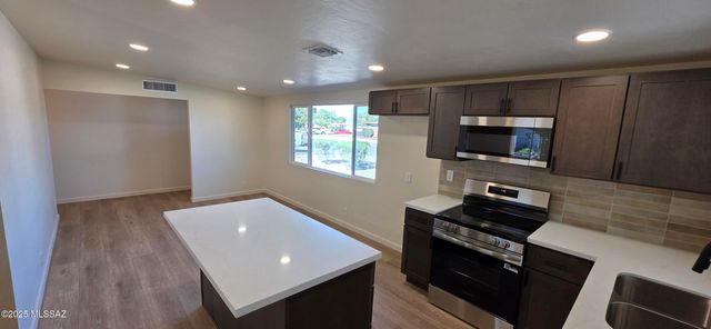 7110 E Calle Cuernavaca, Tucson, AZ 85710