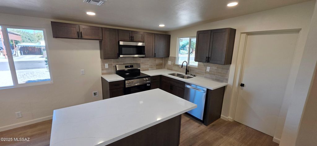 7110 E Calle Cuernavaca, Tucson, AZ 85710