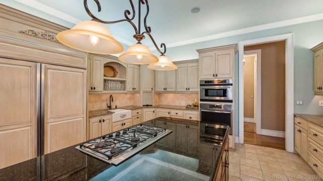 19715 E Clear Brook Road, Owasso, OK 74055