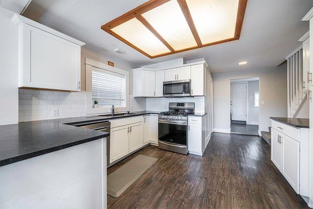 563 Rock - 152 Maple Street, Ashland, OR 97520