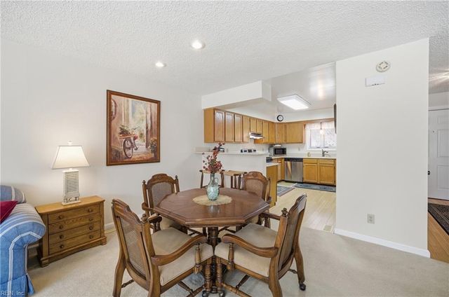 1213 Foursome LN, Virginia Beach, VA 23455