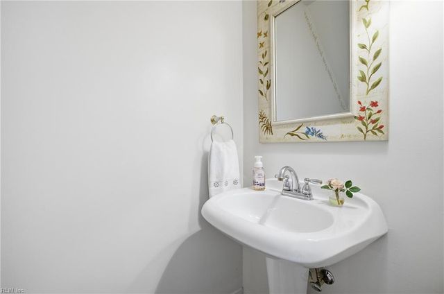 1213 Foursome LN, Virginia Beach, VA 23455