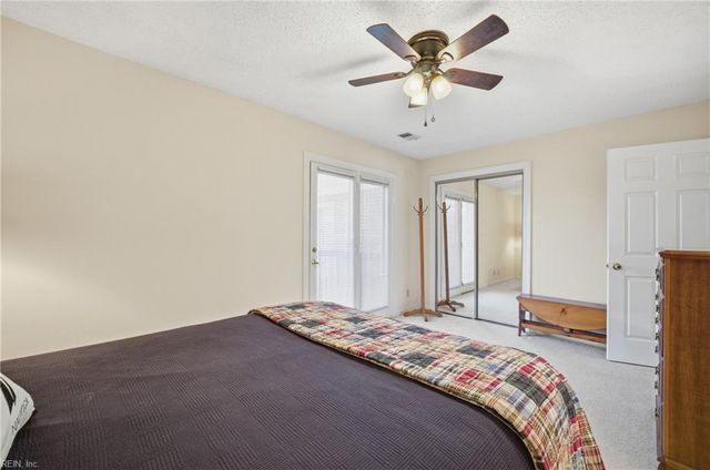 1213 Foursome LN, Virginia Beach, VA 23455