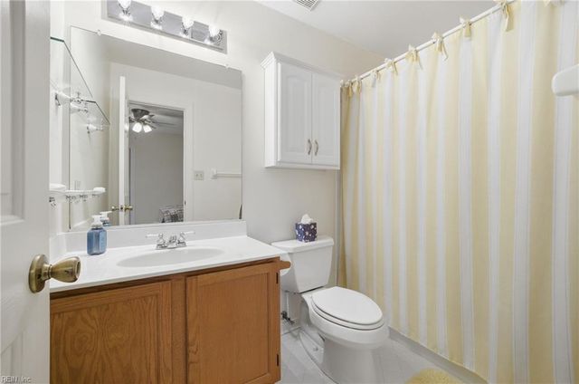 1213 Foursome LN, Virginia Beach, VA 23455