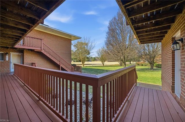 1213 Foursome LN, Virginia Beach, VA 23455