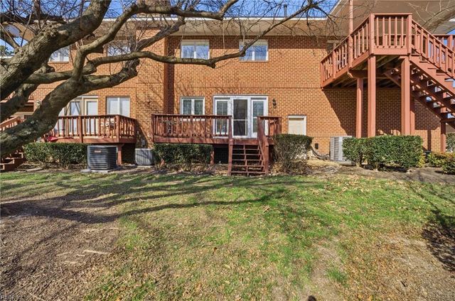 1213 Foursome LN, Virginia Beach, VA 23455