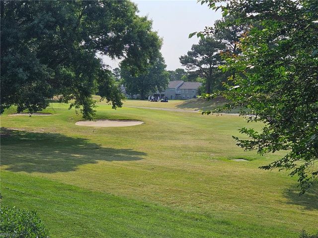 1213 Foursome LN, Virginia Beach, VA 23455