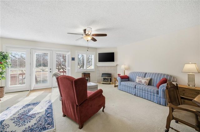 1213 Foursome LN, Virginia Beach, VA 23455