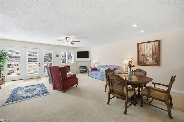 1213 Foursome LN, Virginia Beach, VA 23455