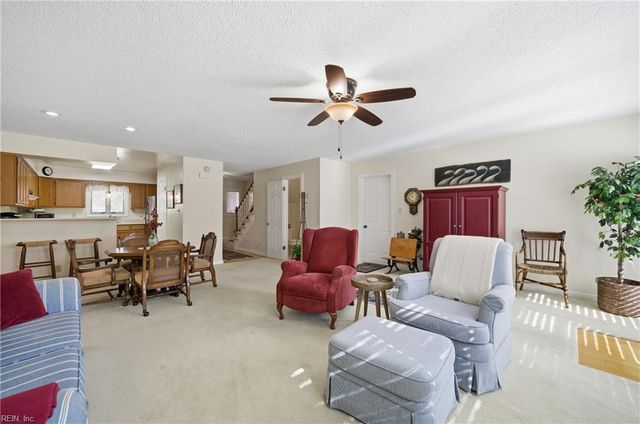 1213 Foursome LN, Virginia Beach, VA 23455