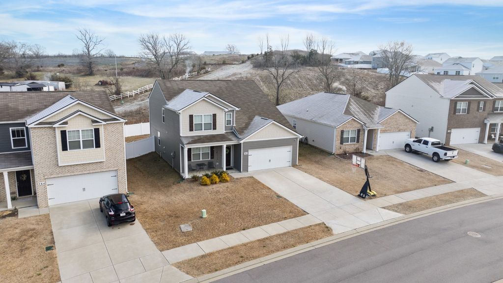 762 Pintail Pt, Lebanon, TN 37090