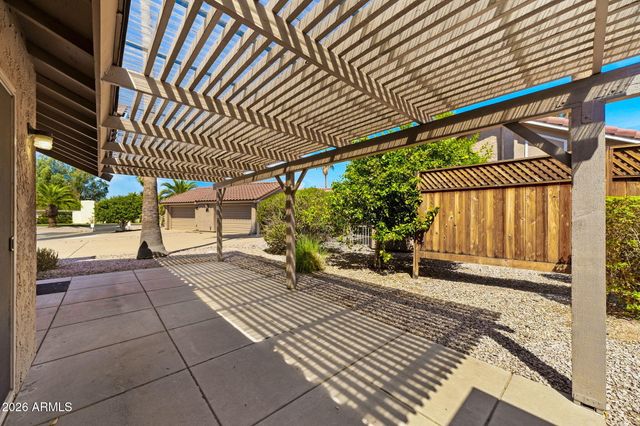 660 LEISURE WORLD --, Mesa, AZ 85206