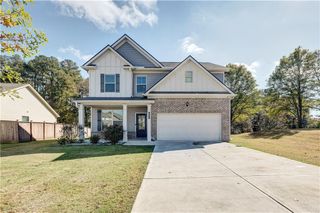 404 McGinnis Circle, Calhoun, GA 30701