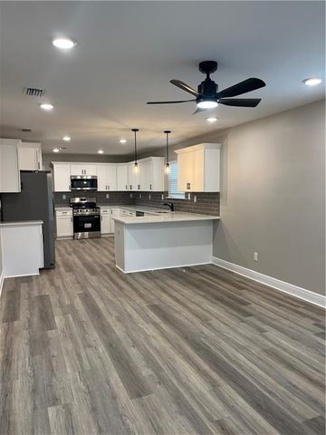 1821 Woodcock Place, Mobile, AL 36606