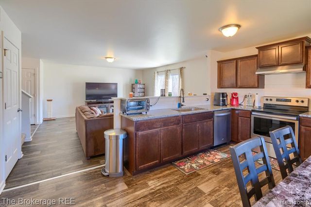 6034 Willow Trail, Grand Blanc, MI 48439