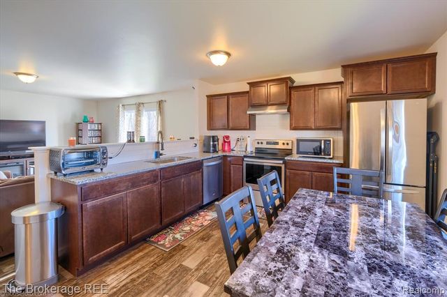 6034 Willow Trail, Grand Blanc, MI 48439