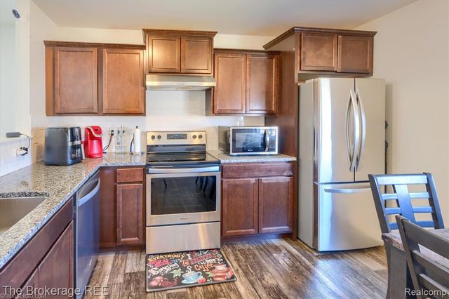 6034 Willow Trail, Grand Blanc, MI 48439