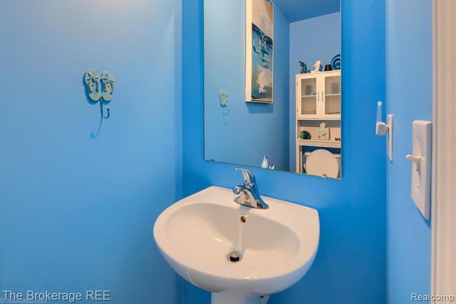 6034 Willow Trail, Grand Blanc, MI 48439