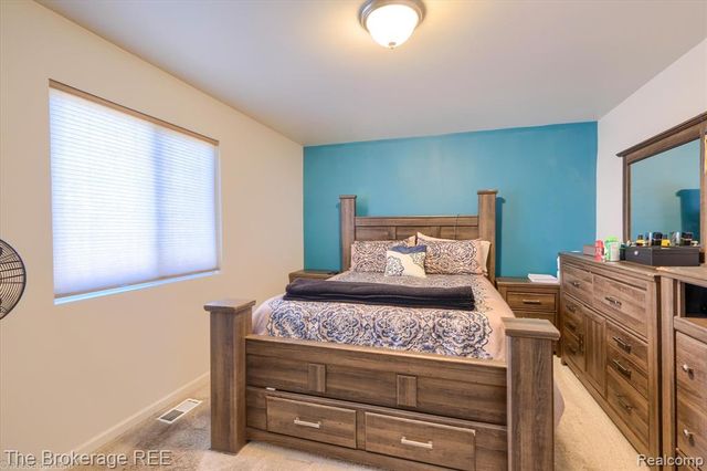 6034 Willow Trail, Grand Blanc, MI 48439