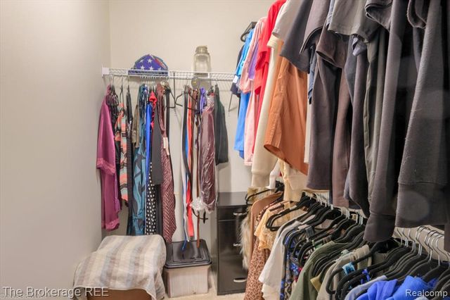 6034 Willow Trail, Grand Blanc, MI 48439