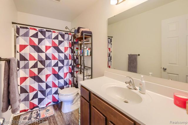 6034 Willow Trail, Grand Blanc, MI 48439