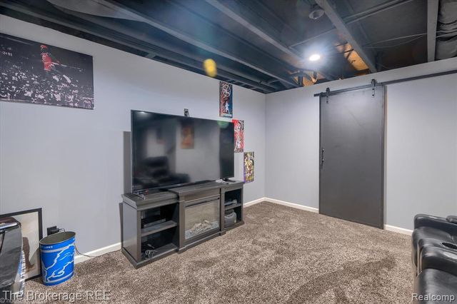 6034 Willow Trail, Grand Blanc, MI 48439