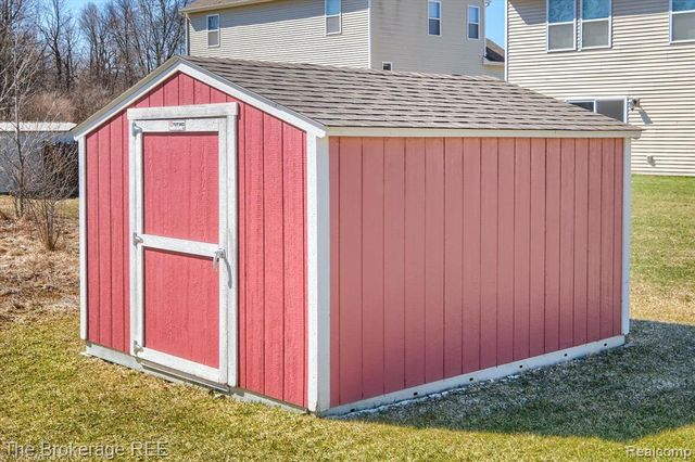 6034 Willow Trail, Grand Blanc, MI 48439