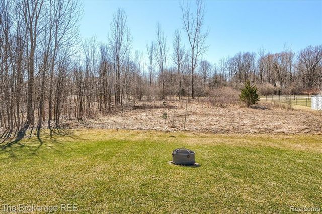 6034 Willow Trail, Grand Blanc, MI 48439