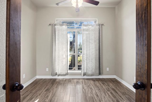 16 Riverstone PKWY, Belton, TX 76513