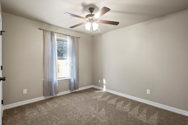 16 Riverstone PKWY, Belton, TX 76513