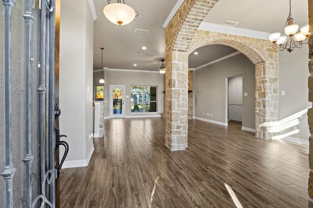 16 Riverstone PKWY, Belton, TX 76513