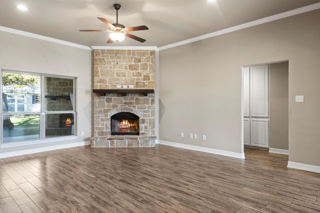 16 Riverstone PKWY, Belton, TX 76513