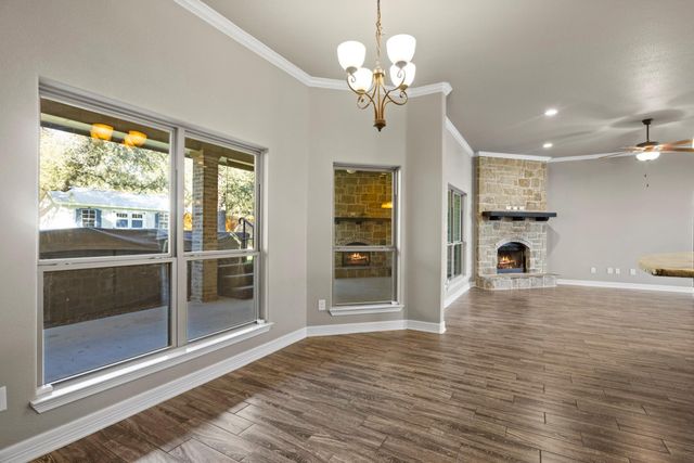 16 Riverstone PKWY, Belton, TX 76513