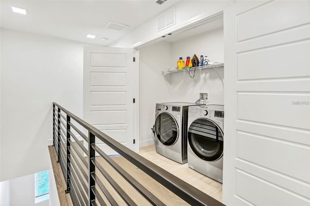 212 E PINELOCH AVENUE, Orlando, FL 32806