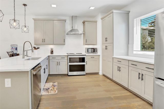 212 E PINELOCH AVENUE, Orlando, FL 32806