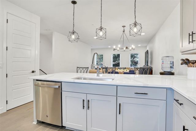 212 E PINELOCH AVENUE, Orlando, FL 32806