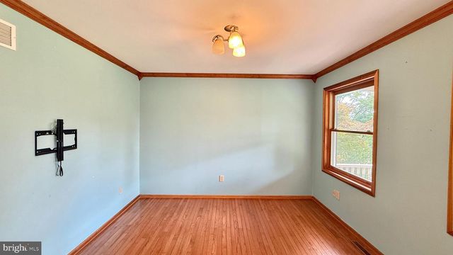 18 JOAN ST, Easton, PA 18042