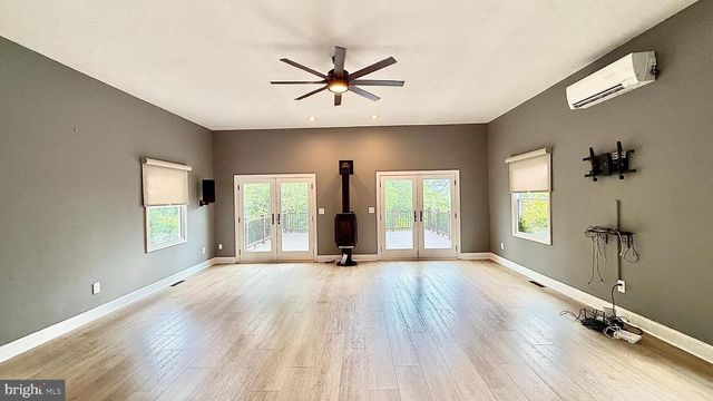 18 JOAN ST, Easton, PA 18042