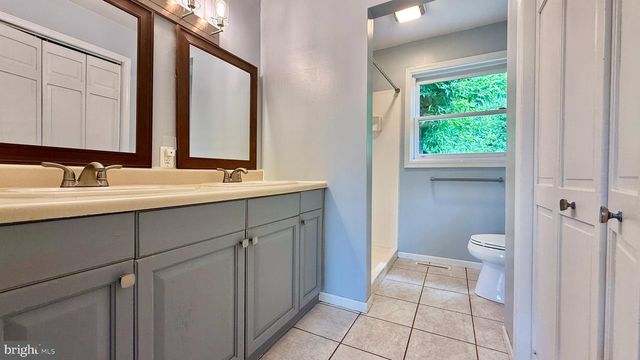 18 JOAN ST, Easton, PA 18042