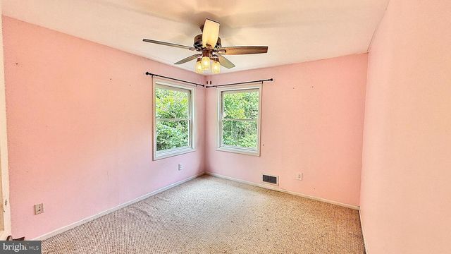 18 JOAN ST, Easton, PA 18042