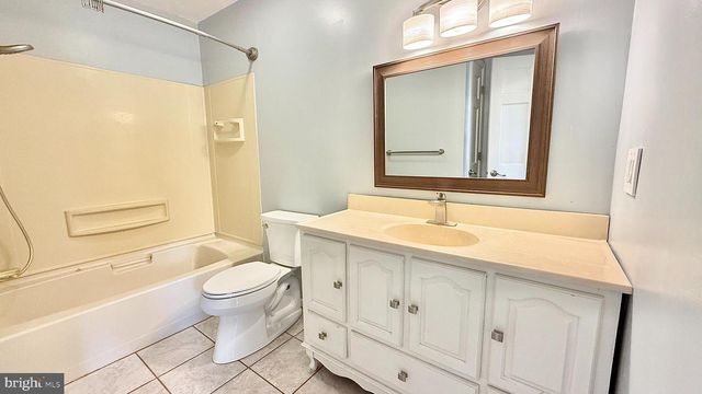 18 JOAN ST, Easton, PA 18042