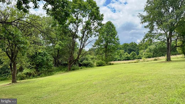18 JOAN ST, Easton, PA 18042