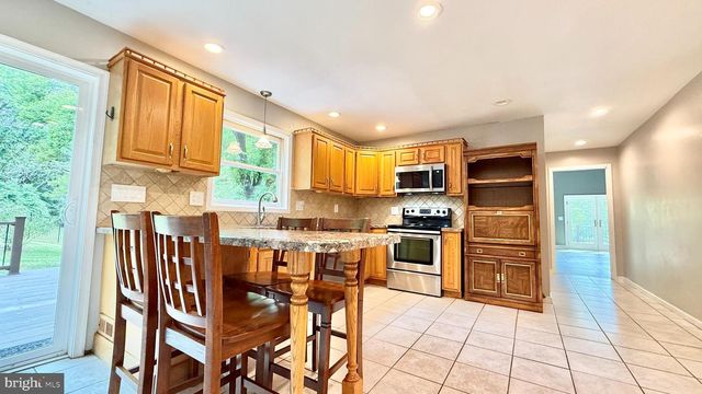 18 JOAN ST, Easton, PA 18042