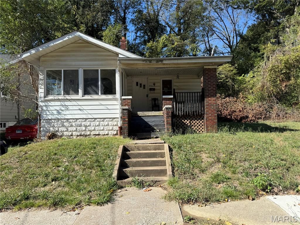 772 Park Drive, Alton, IL 62002