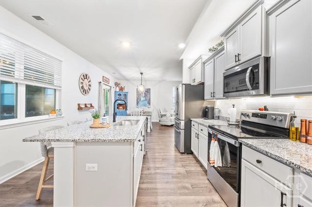 74 Knotty Court, Richmond Hill, GA 31324