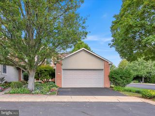 1 CARDIFF CT, Lititz, PA 17543