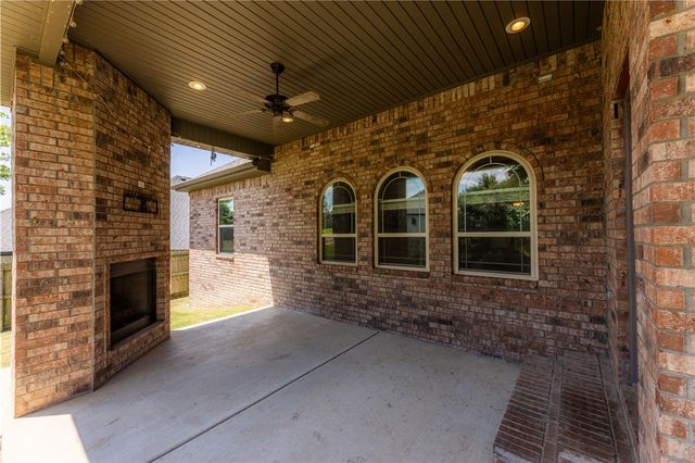 1206 Sycamore Street, Cave Springs, AR 72718